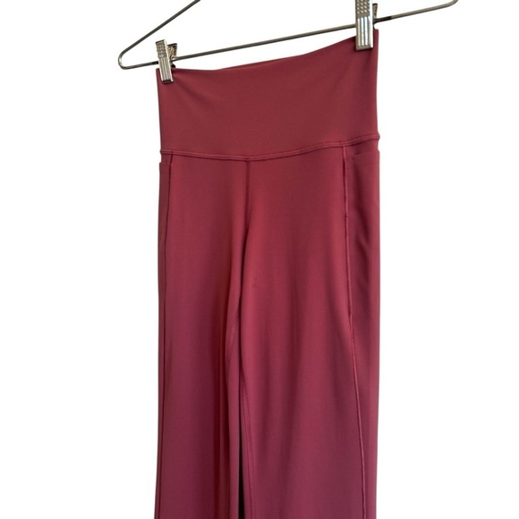 Athleta Transcend Stash Straight Leg Pant, Berry Rose, Size S - Picture 6 of 12